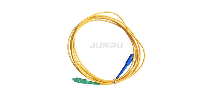 Cablu de patch fibră optică simplex SC/APC-SC/UPC G652D