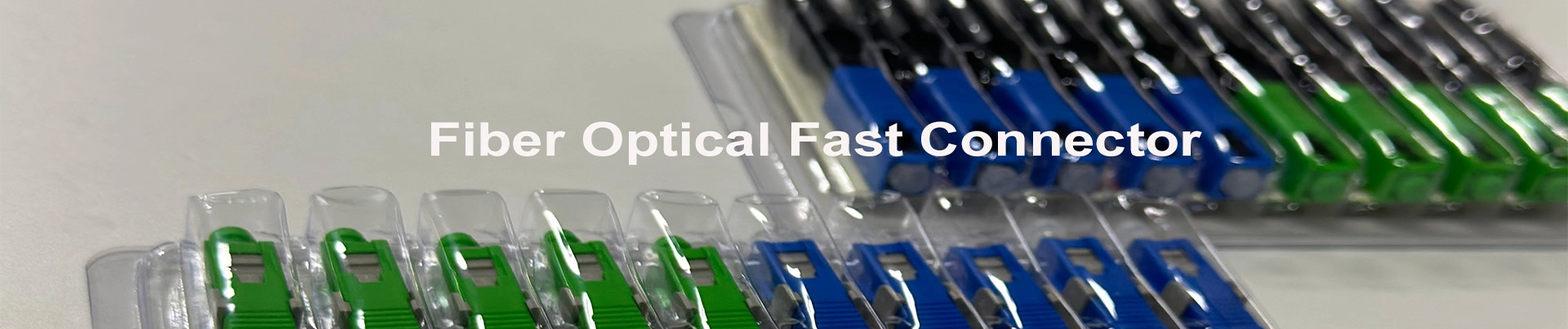 Conector rapid pentru fibră optică