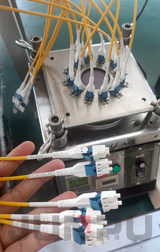 1_UNIBOOT_LC-LC_DUPLEX_FIBER_OPTICAL_PATCH_CORD.jpg 1_UNIBOOT_LC-LC_DUPLEX_FIBER_OPTICAL_PATCH_CORD.jpg